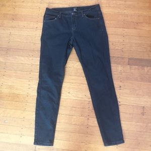 Forever21 dark wash skinny jeans
